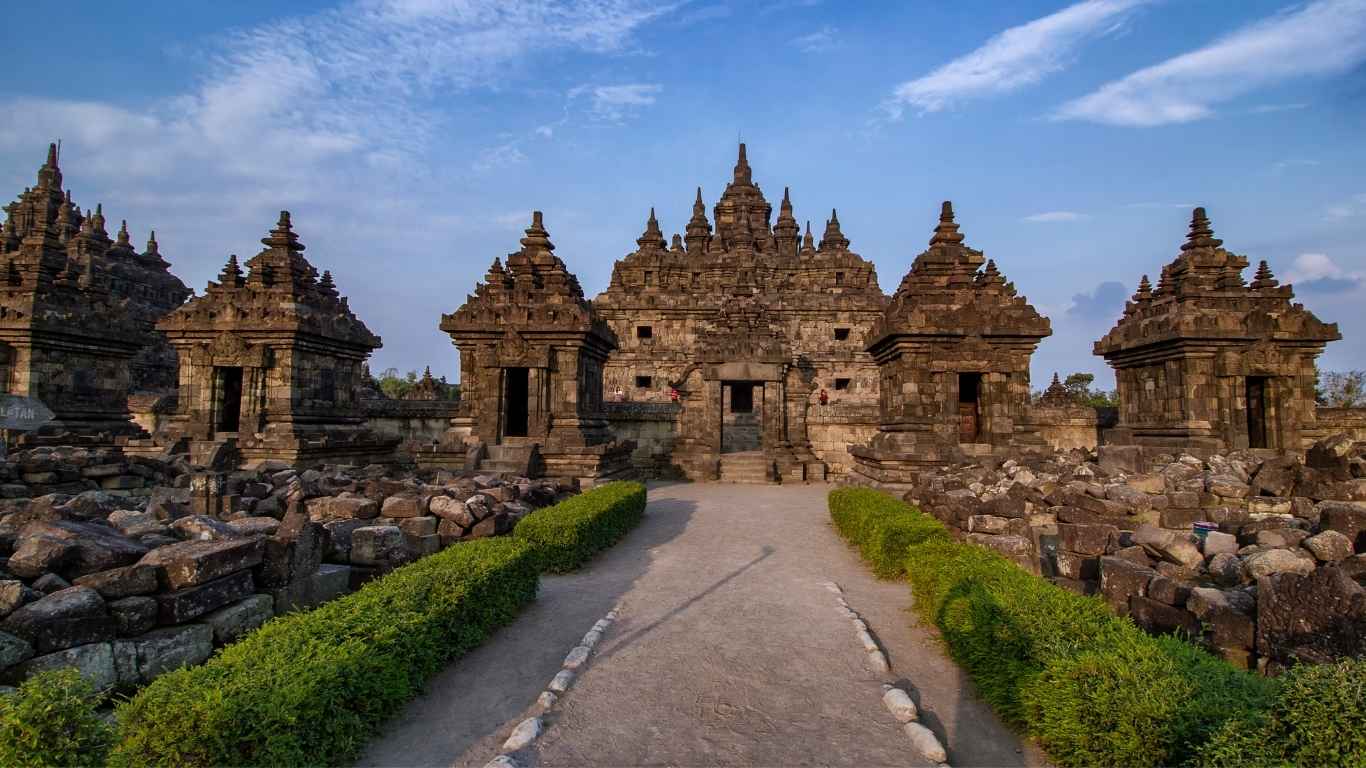 Exploring Indonesia's Temples of Hindu and Buddhist Origins