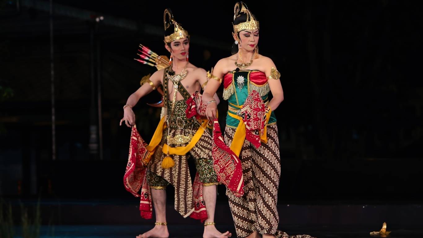 performance ramayana ballet at prambanan temple