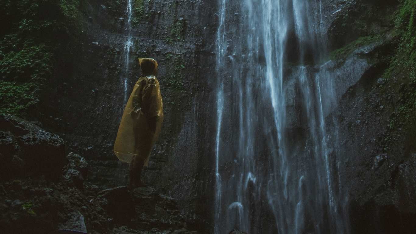 tumpak sewu waterfall 4 day tour